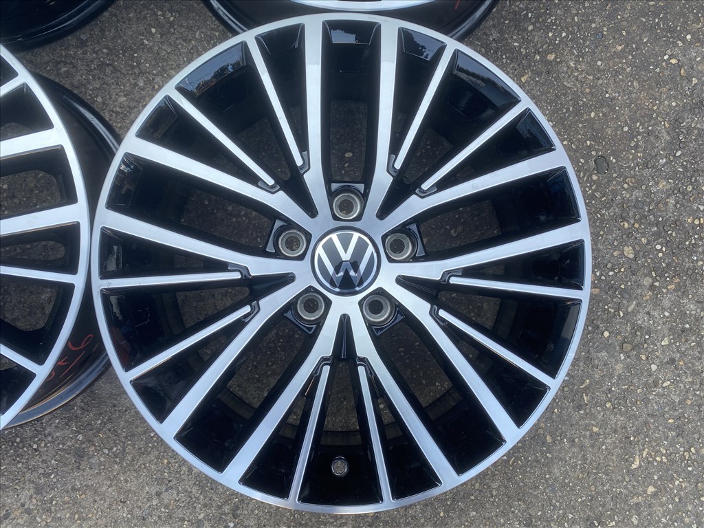 4db gyári 17" VW Touran [Vallelunga] alufelni. (4076) 2. kép